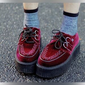 ⭐️NWOT T.U.K Velvet Viva Mondo Creepets⭐️